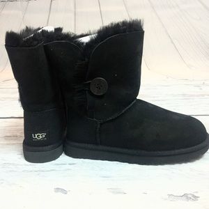 UGG BLACK BAILEY BUTTON II BOOT